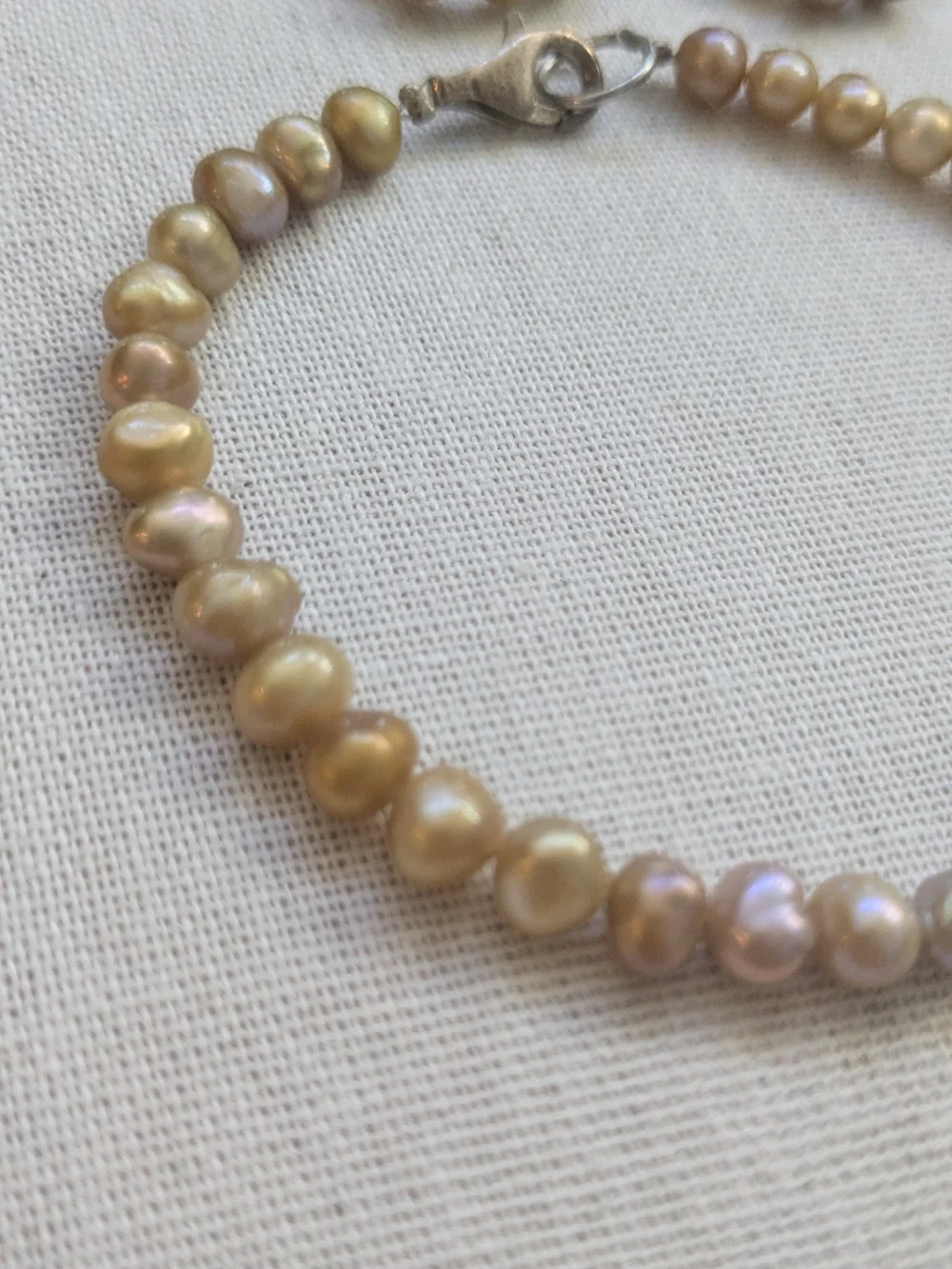 Freshwater Pearl Bracelet in Champagne Tone - Unbranded